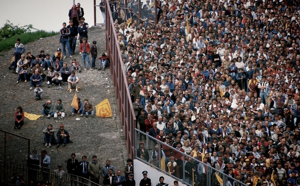 Noen tanker om fotball, og om fotografen Peter&nbsp;Robinson